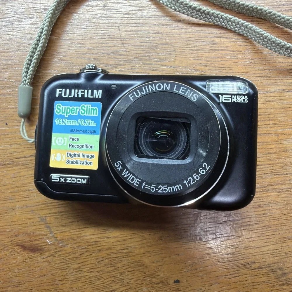 FUJIFILM FinePix JX400 Digital Camera with USB Charging Cable